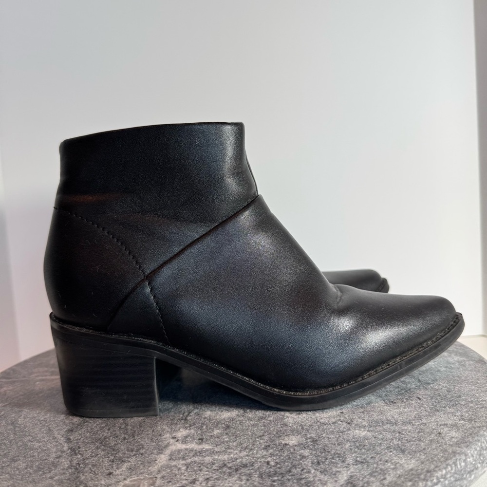 Blondo Black Leather Pointed Toe Heeled Boots 7 - Picture 5 of 13